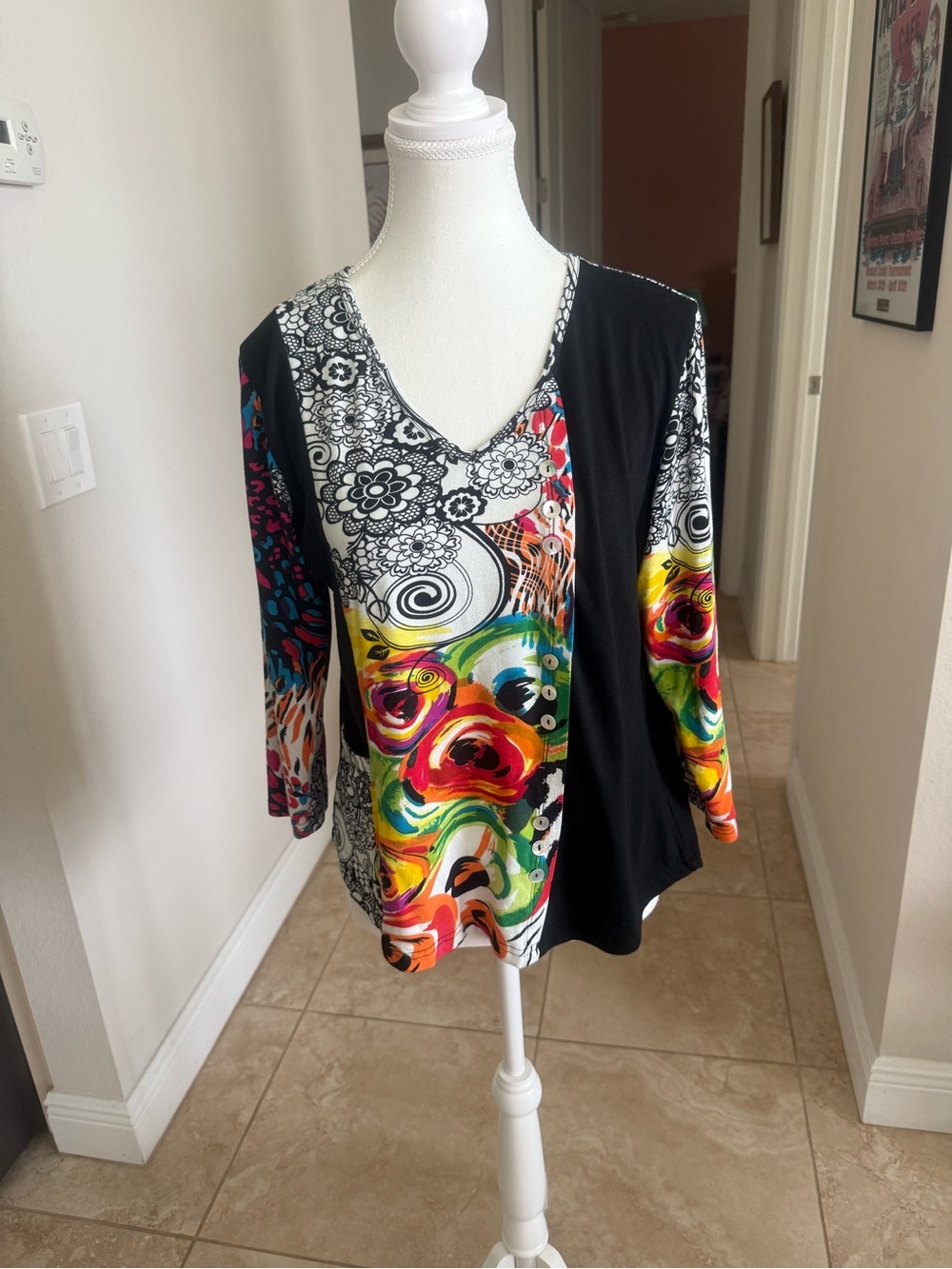 V-Neck Multicolor Floral Print Stretch Top - Black Panel
